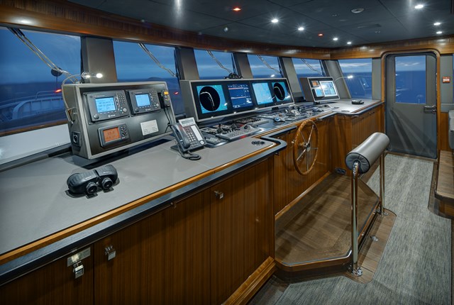 Alloy Yachts CaryAli Bridge