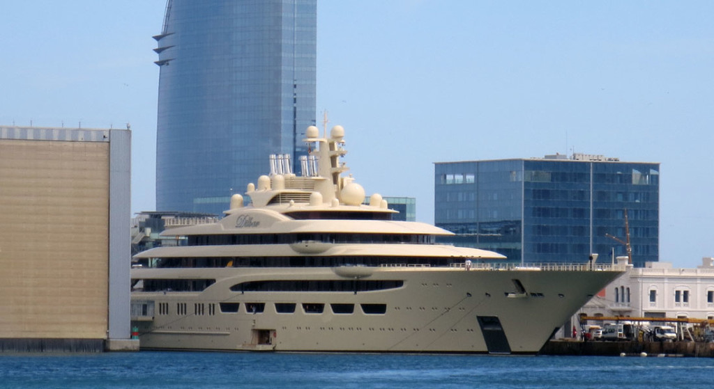 Lürssen Dilbar in Barcelona; Dilbar is arrested in 2022