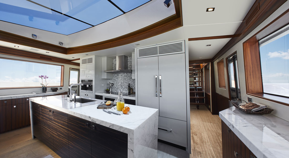 Hatteras M90 Panacera megayacht