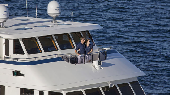 Outer Reef 860 megayacht HQ