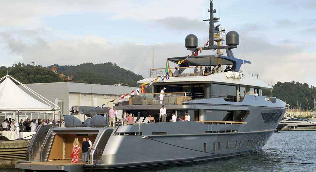 Sanlorenzo 460Exp superyacht hull 2