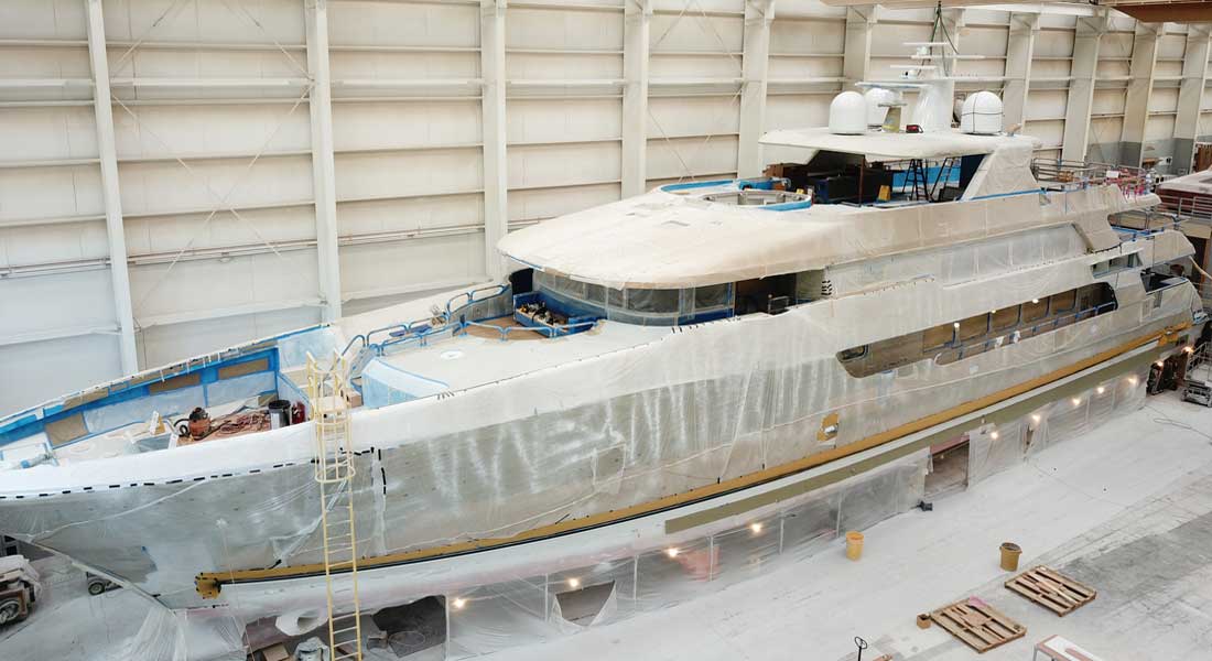 Christensen hull 38 megayacht