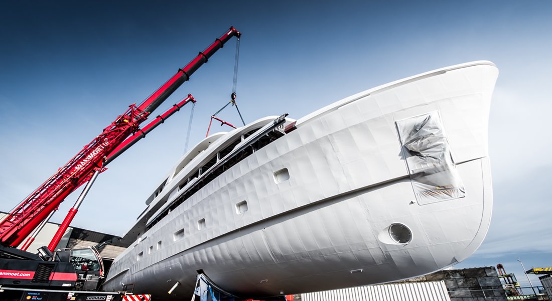 the joining of the Moonen YN199 megayacht hull and superstructure