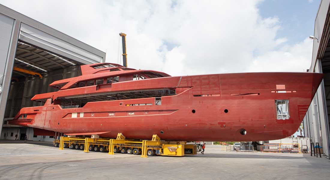Al Waab II is a megayacht designed by Vripack for family time