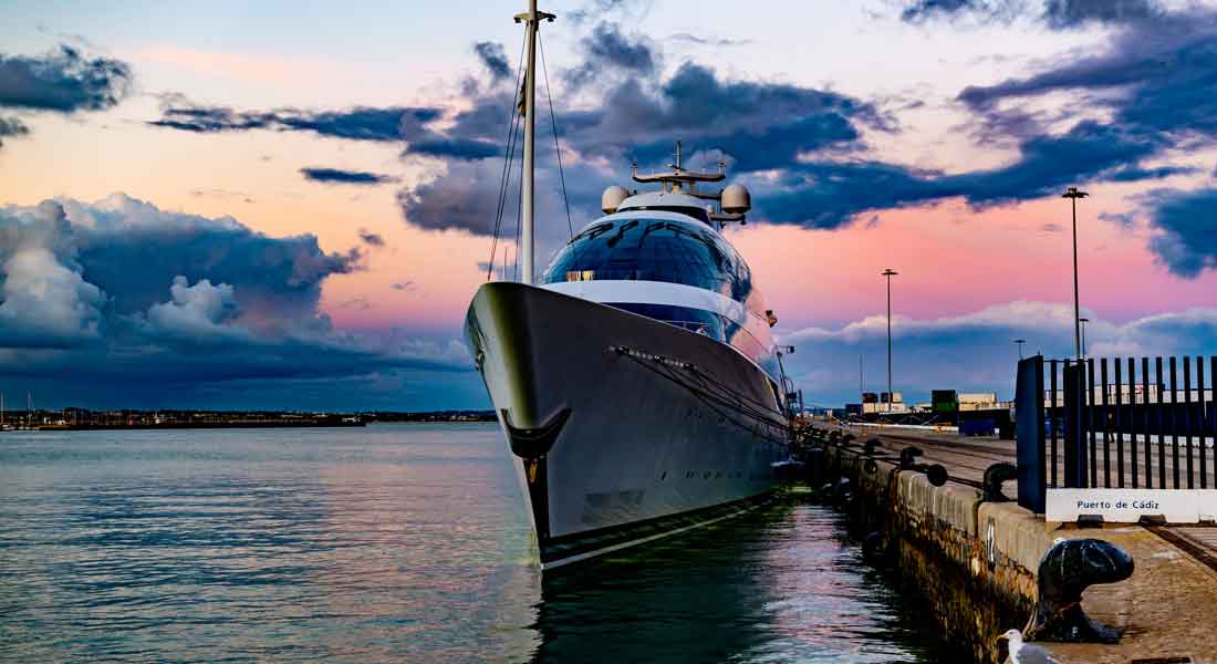 the redelivery of Yas from Lurssen occurred in 2021 after a refit