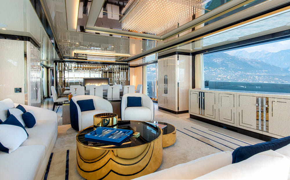 auction of the yacht Stefania concludes