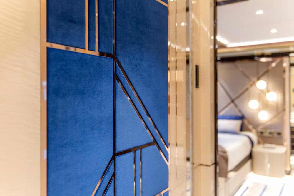 auction of the yacht Stefania