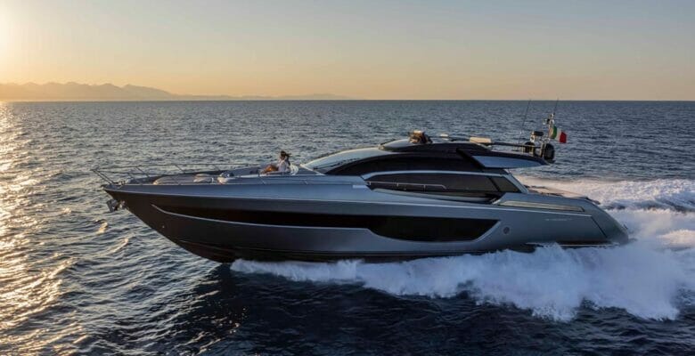 the Riva 76 Perseo Super megayacht flies across the water