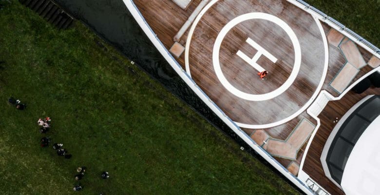 the Heesen superyacht Galactica’s Tight Fit Through Bridges and Locks