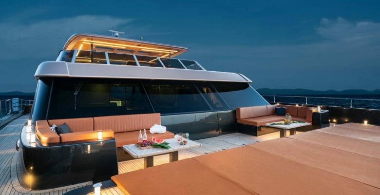 the superyacht Shimali is a 100 Sunreef Power catamaran