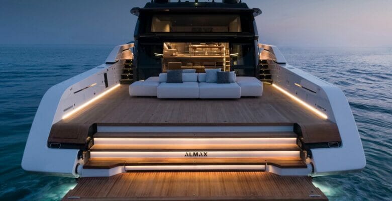 the Sanlorenzo SP110 superyacht