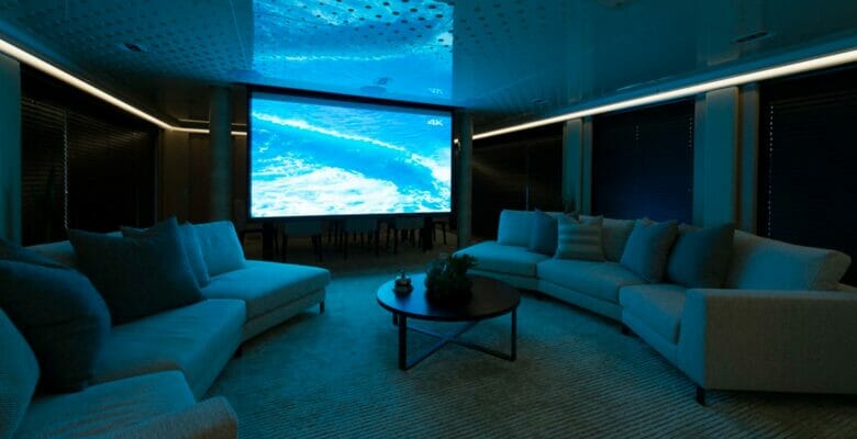the superyacht Aquarius from Mengi Yay is in Glass Onion: A Knives Out Story