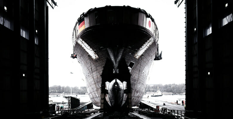 the Cosmos yacht project uses hydrogen fuel cells