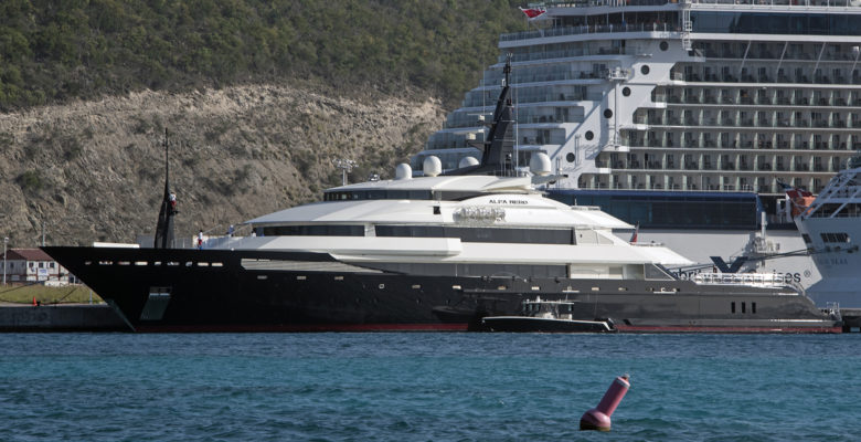 the yacht Alfa Nero; the winning bid for Alfa Nero is in question