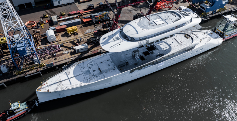 the transport of the Feadship yacht Project 824