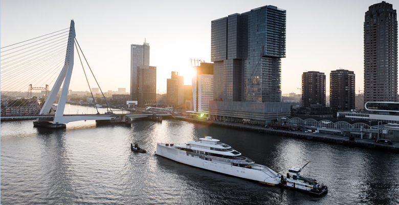 the transport of the Feadship yacht Project 824