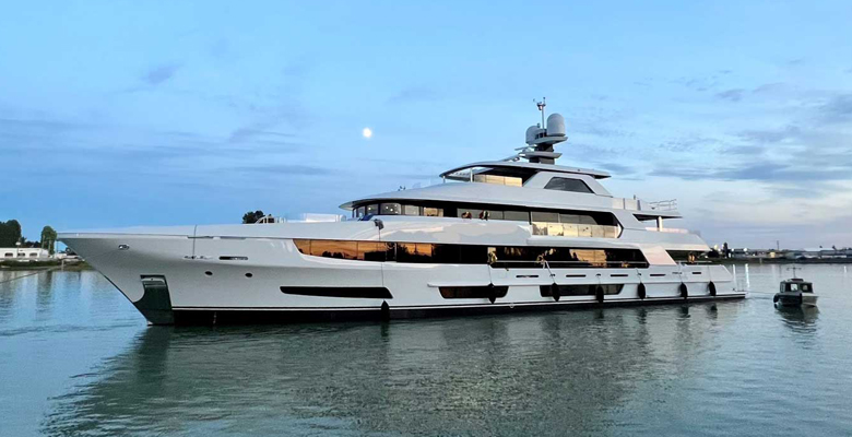 the yacht Danzante Bay from Crescent Custom Yachts