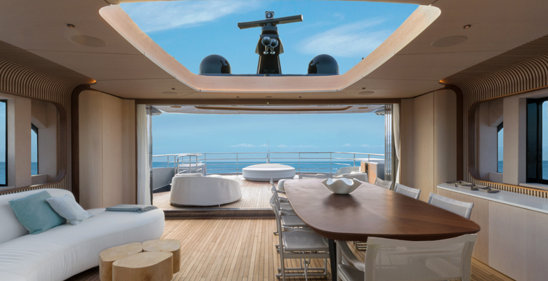 Maiora Exuma 35 yacht Pesa II skylounge with opening roof