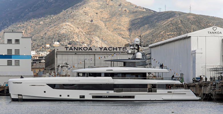 the Tankoa yacht Go is a T450 superyacht