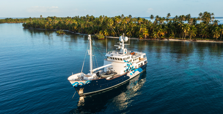 the yacht Dardanella in Costa Rica
