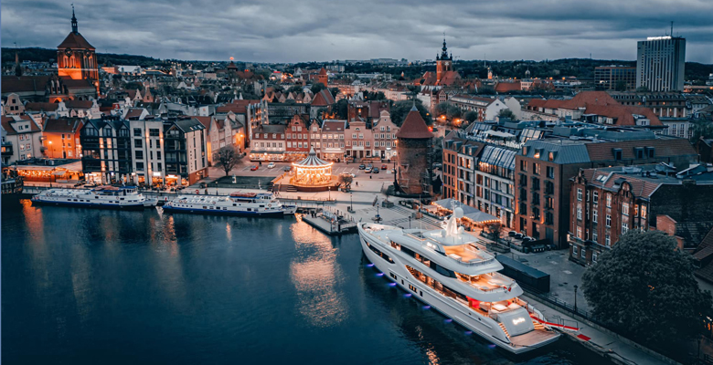 the Conrad Shipyard yacht Extra Time