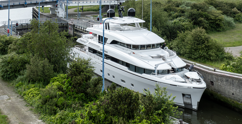 the Moonen yacht Lumiere