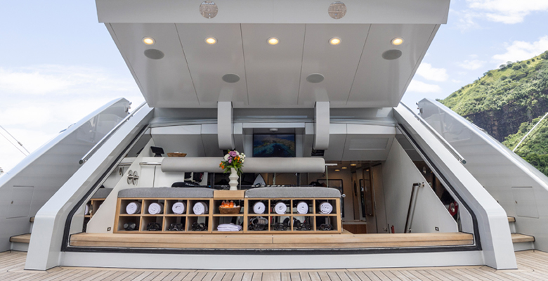 the beach club of the yacht Dragonfly