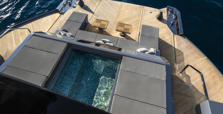 the AB 120 yacht Wraith hot tub