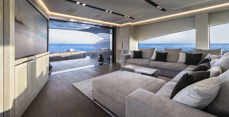 the AB 120 yacht Wraith saloon