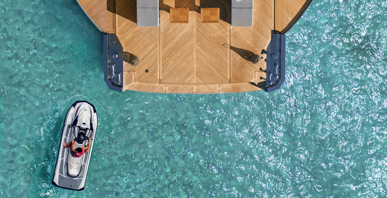 the AB 120 yacht Wraith beach area and PWC