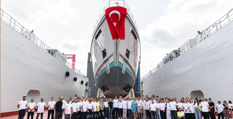 Mengi Yay launches the yacht Serenissima I