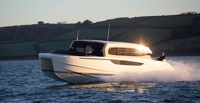 Cockwells limo catamaran tender for the 160-meter Blue
