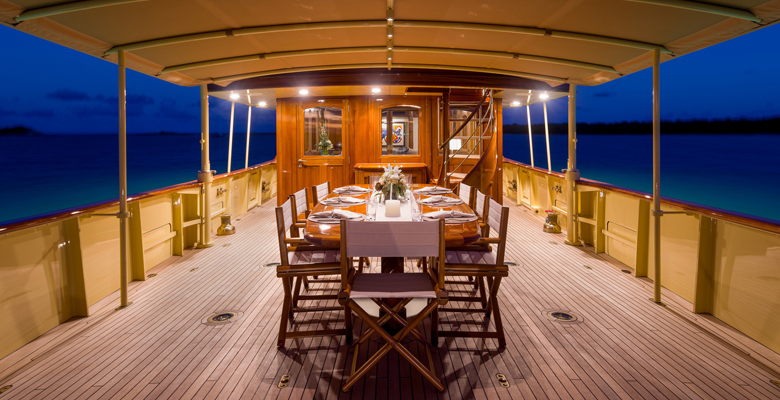 dining aboard Atlantide