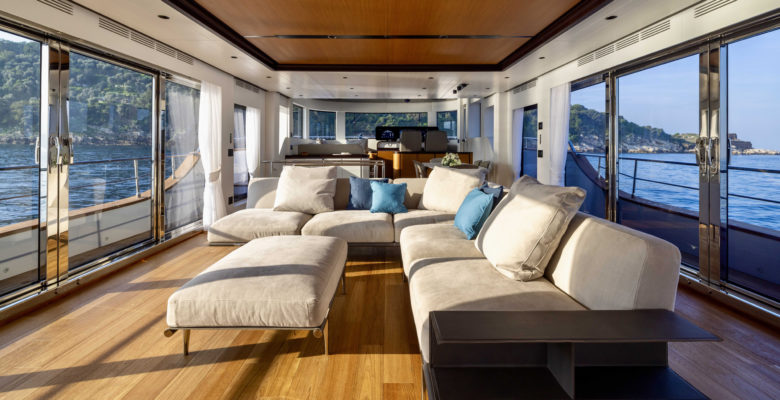 the yacht Gipsy VI, from Apremare