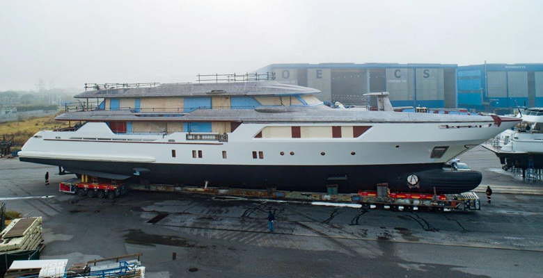 Codecasa F81 yacht arrives in Viareggio