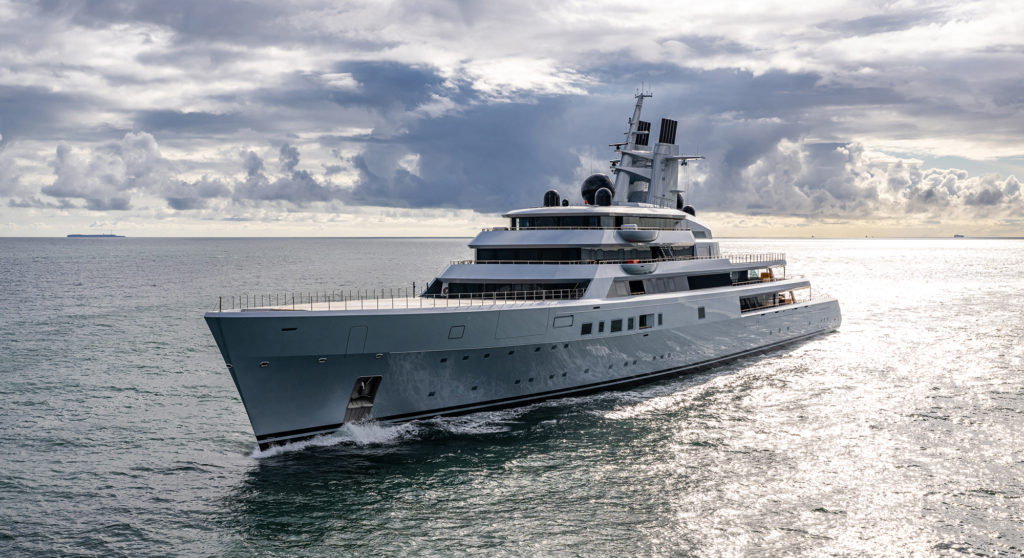 Lurssen yacht Dragonfly, over100-meter megayacht