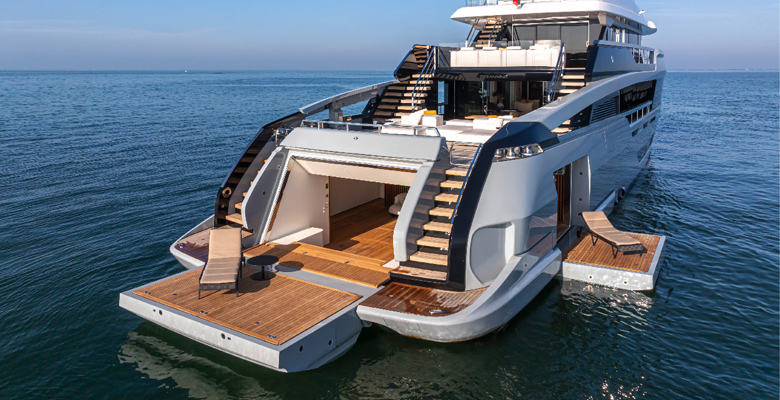 the Ocean King yacht Lori