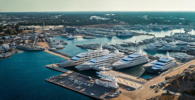 visit the shipyard when building a superyacht