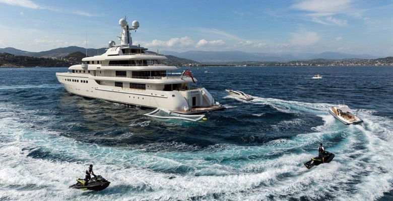 Abeking yacht RoMEA watertoys