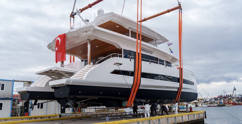 VisionF E Cat 80 yacht launch