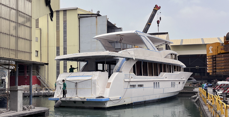 Hargrave 110 raised pilothouse yacht Sandrine