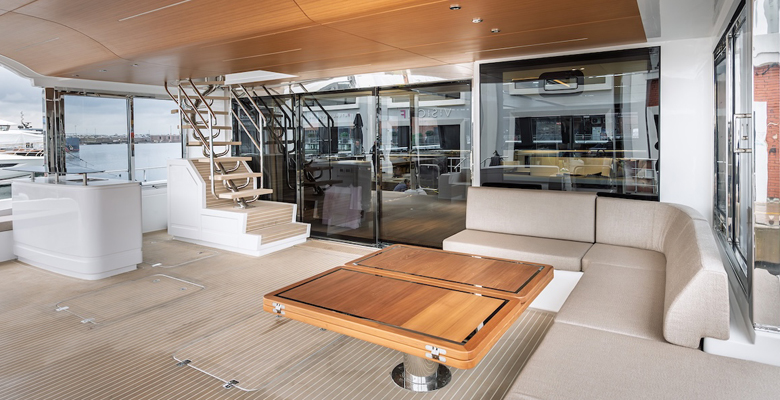 aft deck yacht Atraversia