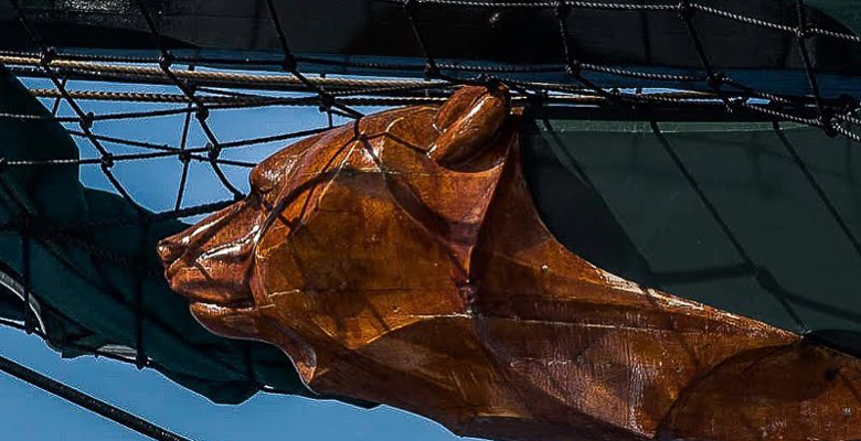 yacht Arktos figurehead