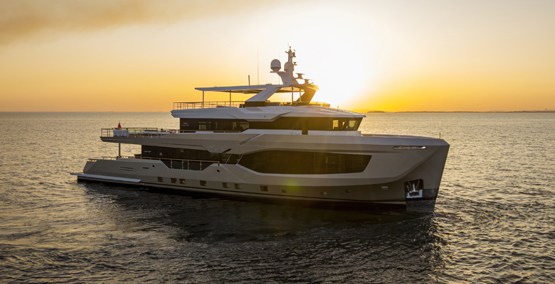 yacht Miouch