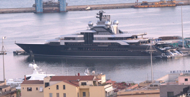 yacht Crescent in 2022
