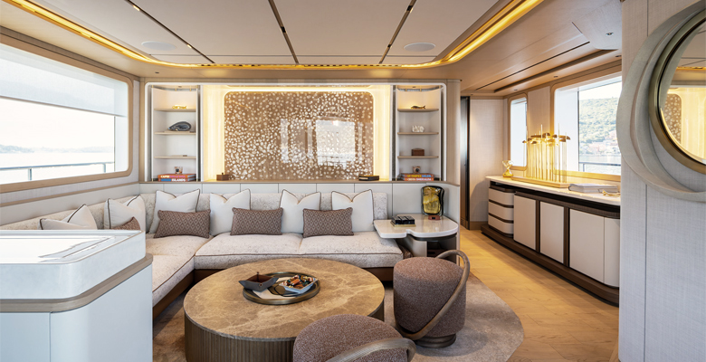 yacht Haze² upper saloon