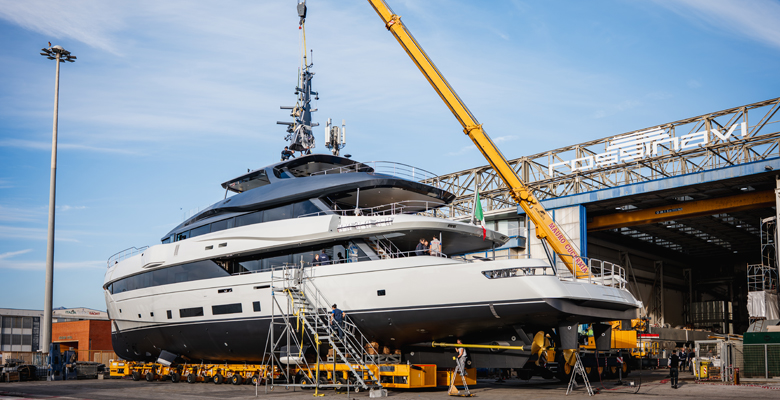 yacht Gemini hardtop installation