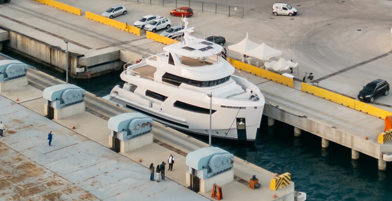 Bering 88 yacht hull 2 launch
